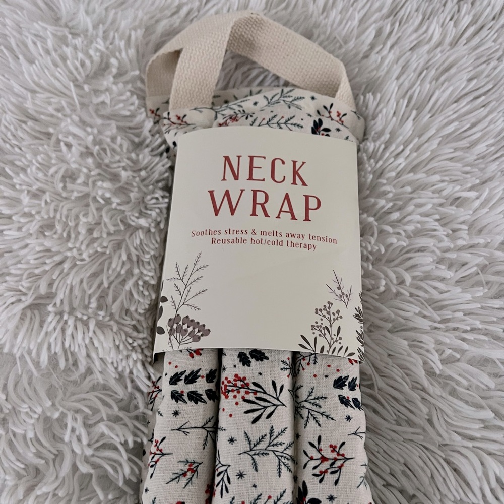 🐳Weighted NECK WRAP, brand new in package, use hot 🔥 or 🥶 cold 🐳